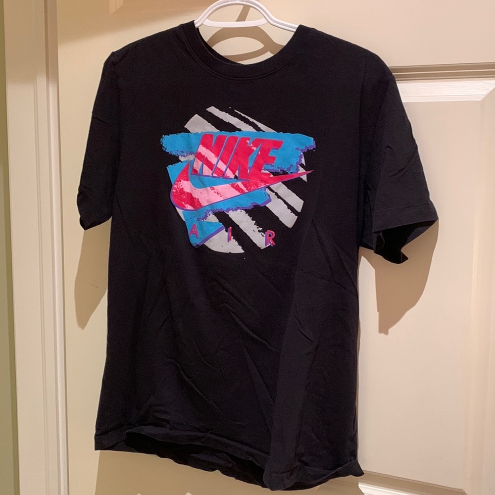 nike graphic tee